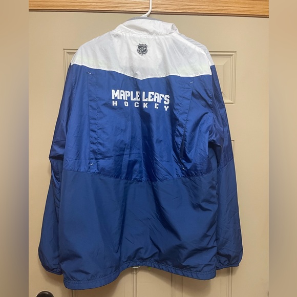 Reebok On Ice Toronto Maple Leafs jacket. Men’s size L - Picture 2 of 12